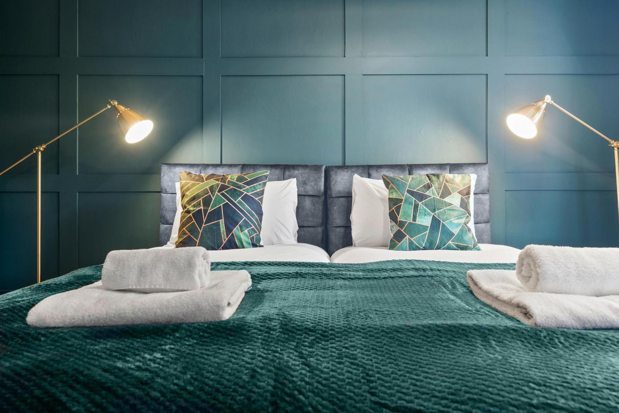 Spacious 3 Bedroom Whitechapel With Garden By Gold Appartamento Londra