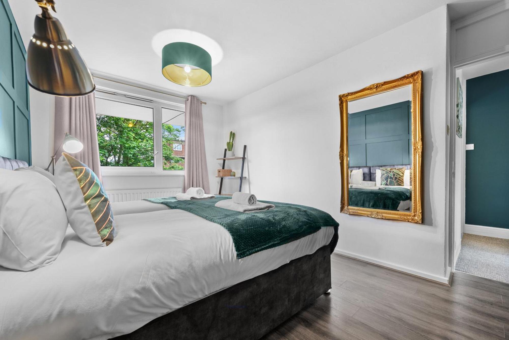 Spacious 3 Bedroom Whitechapel With Garden By Gold Appartamento